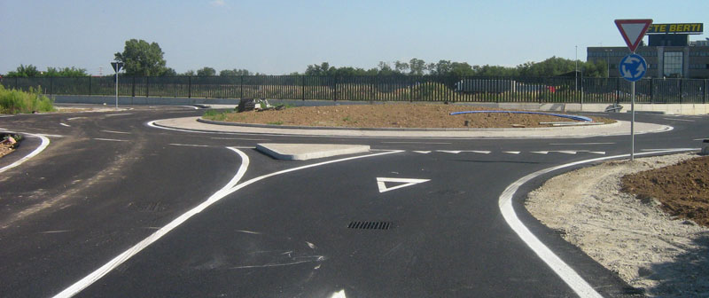 Scavo e movimentazione terra a Lainate
